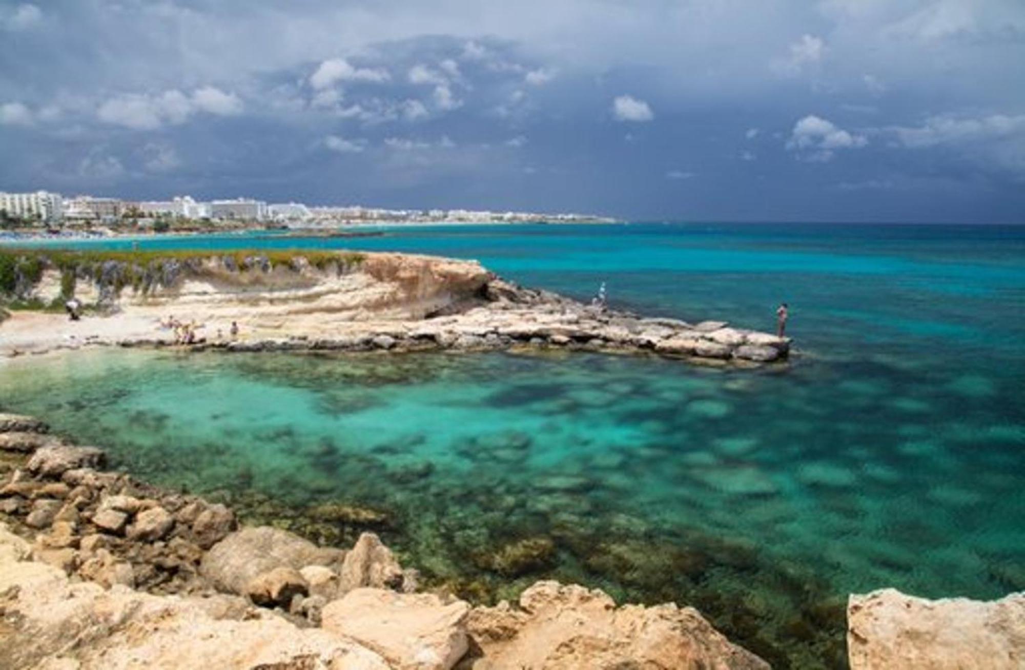 Misia Enas - Modern 2 Bedroom With Sea Views - Close To Square Apartment