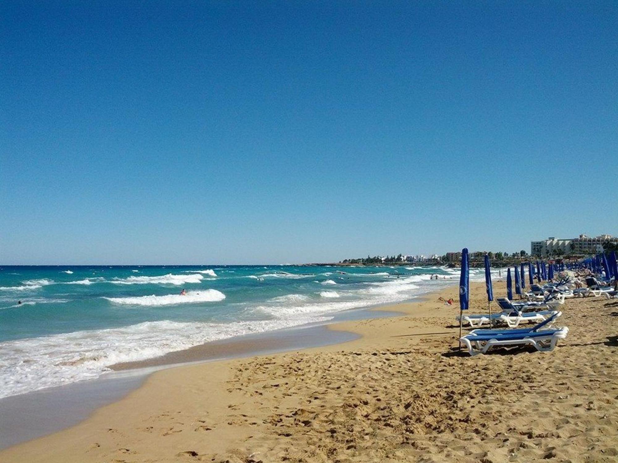 Misia Enas - Modern 2 Bedroom With Sea Views - Close To Square Apartment *